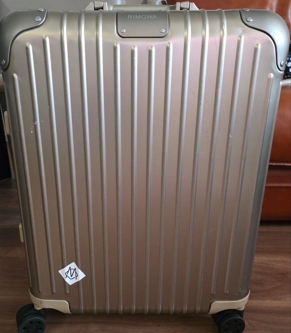 RIMOWA 機内用キャリーケース