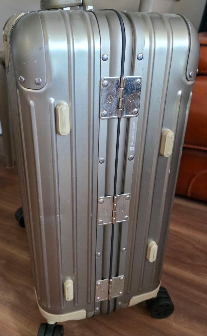 RIMOWA 機内用キャリーケース