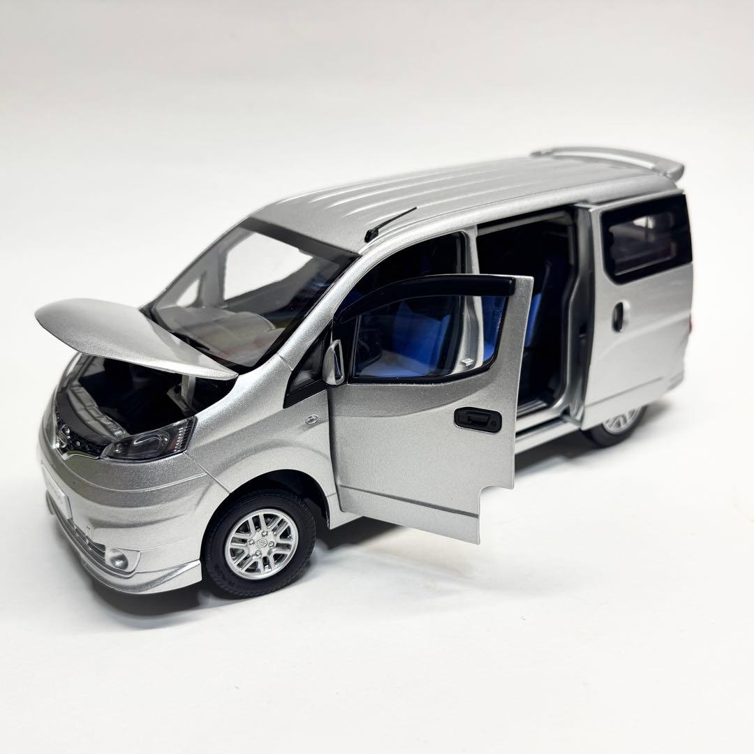 希少 1/18 日産 NV200 バネット ミニカー