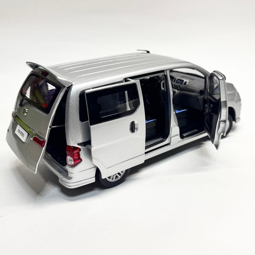 希少 1/18 日産 NV200 バネット ミニカー