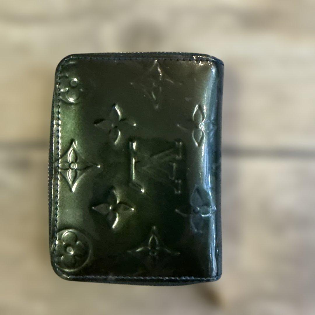 Louis Vuitton ヴェルニ　ジッピーパスケース