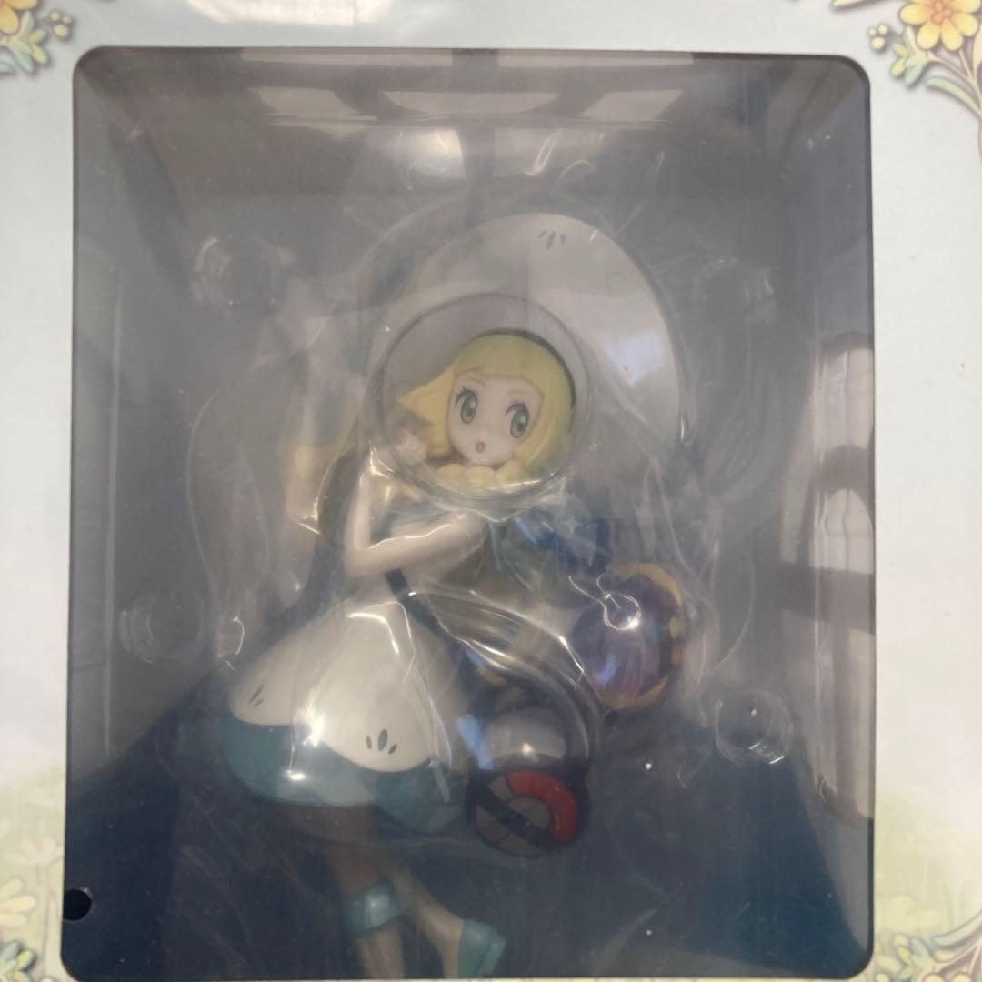 新品未開封 リーリエ&コスモッグ フィギュア