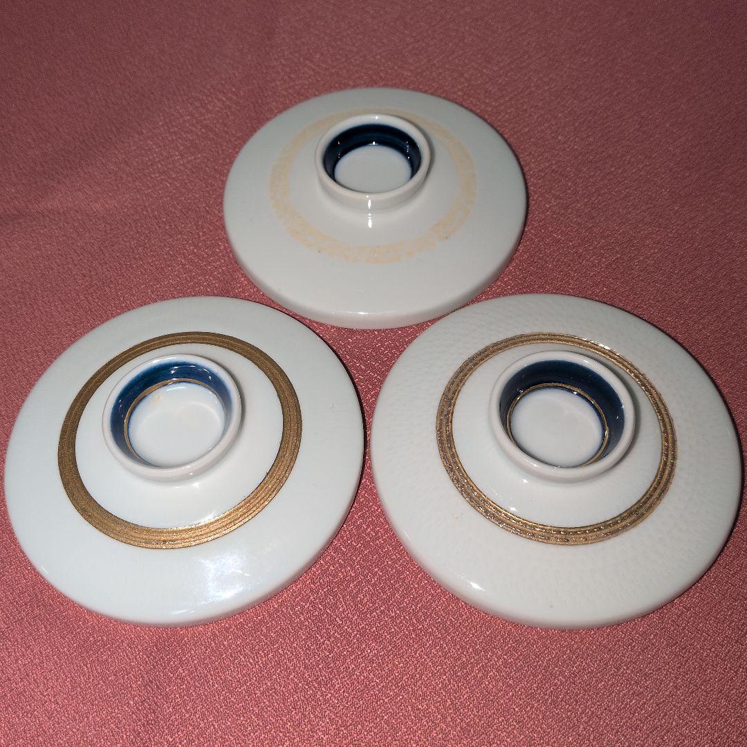 陶磁器　食器　蓋物　蓋付き碗　蒸し碗　２個（本体２個　蓋３枚）金彩　沈金　染付