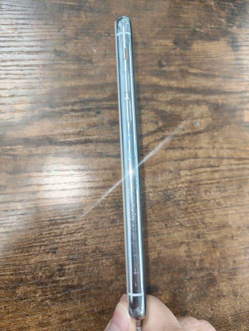 Apple iPhone 11 Pro シルバー　SIMロック解除済み