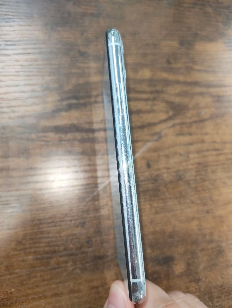 Apple iPhone 11 Pro シルバー　SIMロック解除済み