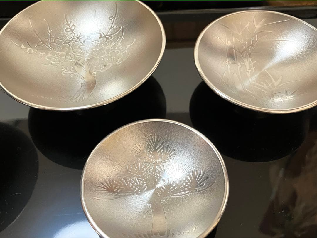 本錫製 おとそセット 松竹梅 漆塗台付き 屠蘇器