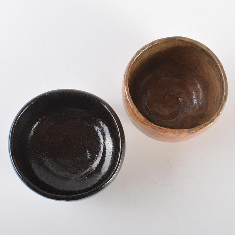 茶道具　古い赤楽茶碗　黒楽茶碗　2点まとめて　M　R6786