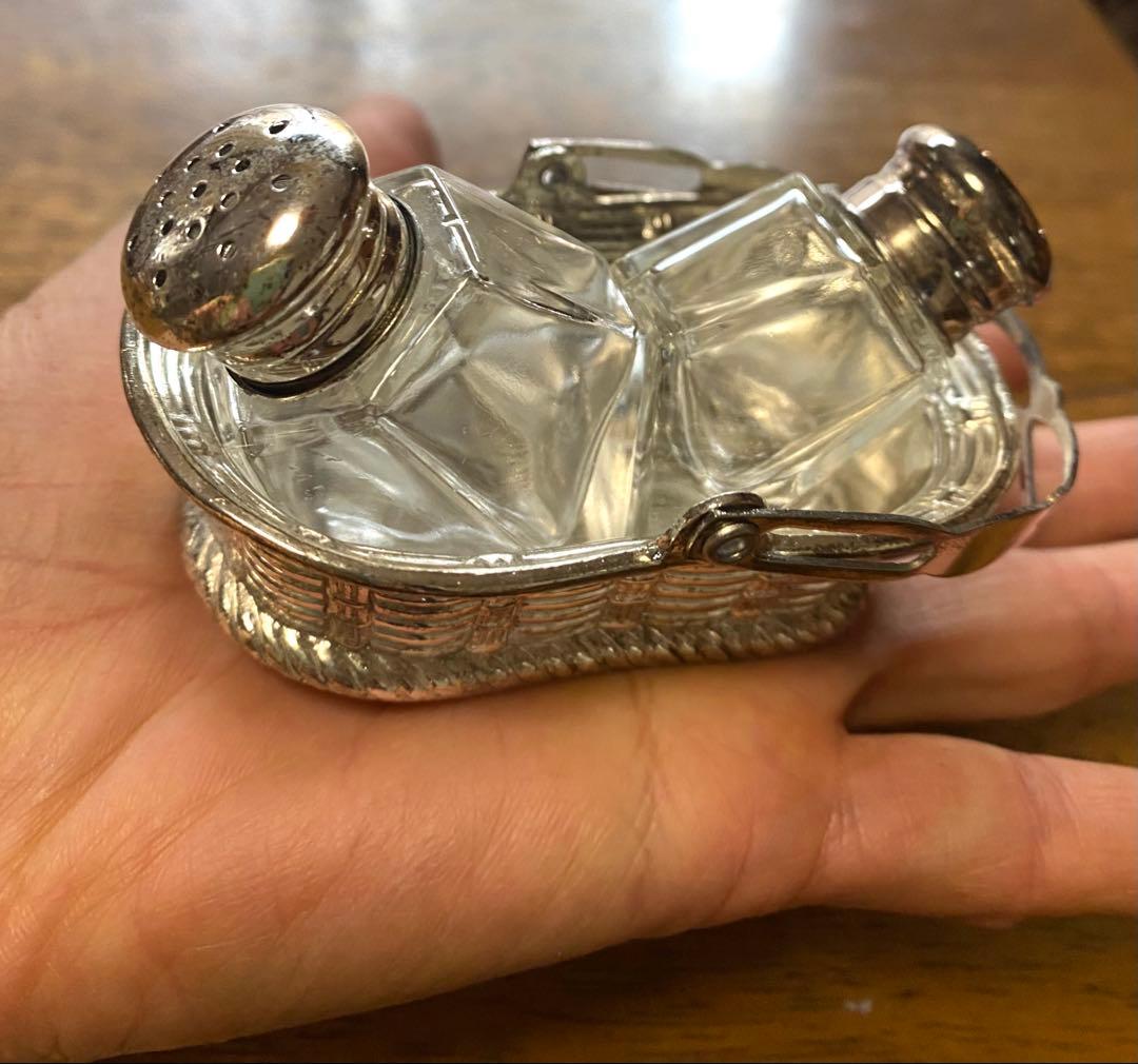 銀製 バスケット型 塩・胡椒入れセット日本製. 珍しい物品
