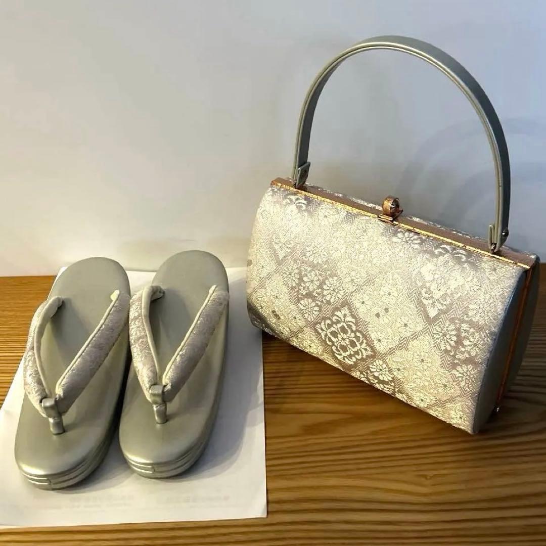 【美品】　和装　草履　バッグセット　オフホワイト　シルバー　大阪ぞうり