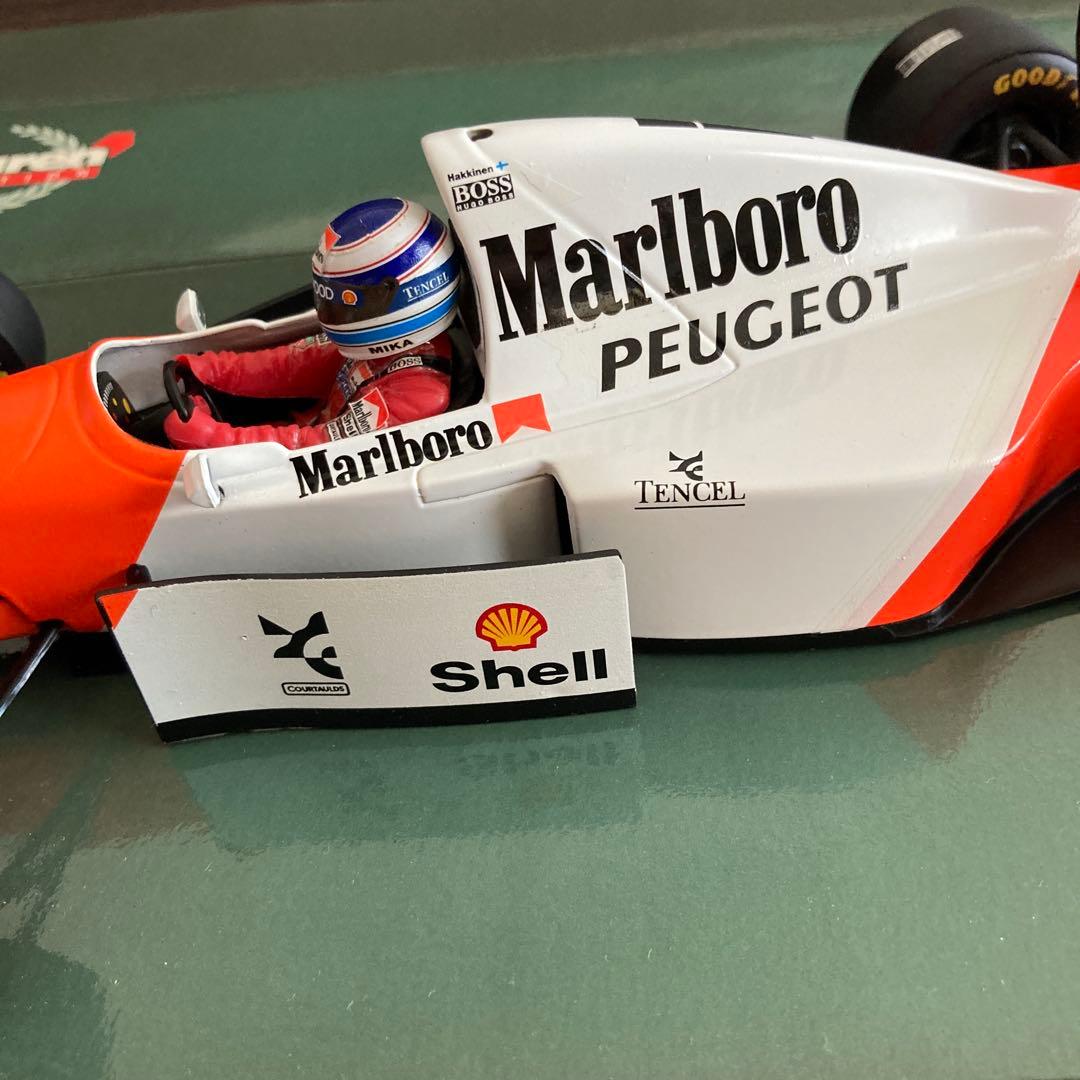 ミニカー Marlboro McLaren Peugeot MP 4/9 1/18