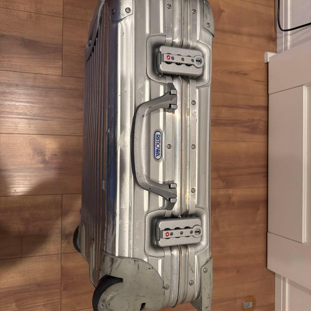 リモワ　Topas スーツケース 33L シルバー アルミ製 （1/13迄）