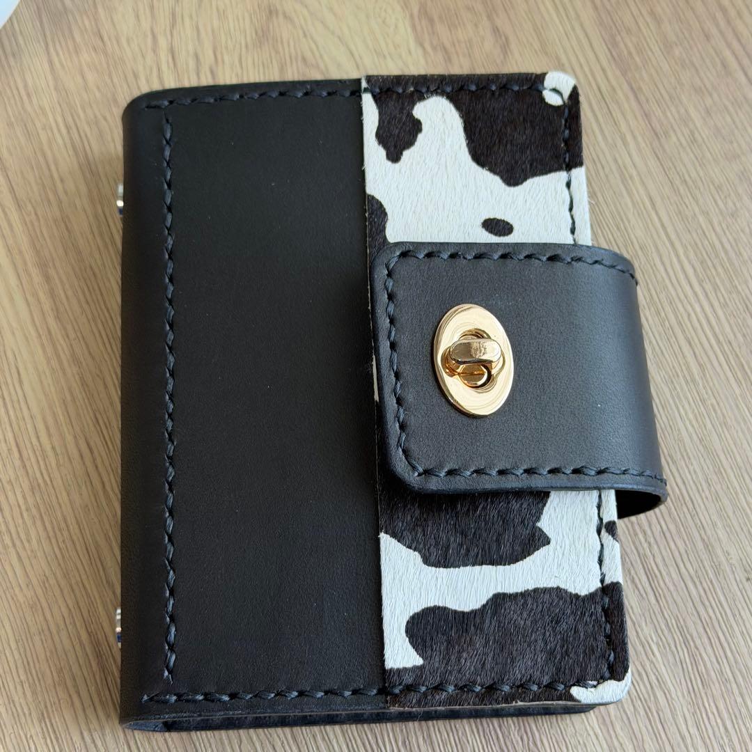 にこにこママページ【ヌメ革】M５システム手帳　ひねり錠　ブラック＆カウ柄