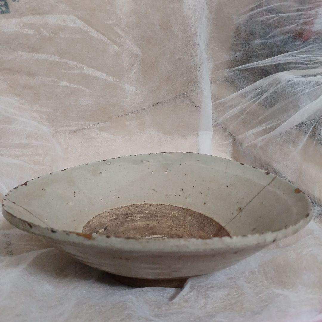 李朝の磁器　ひび割れあり
