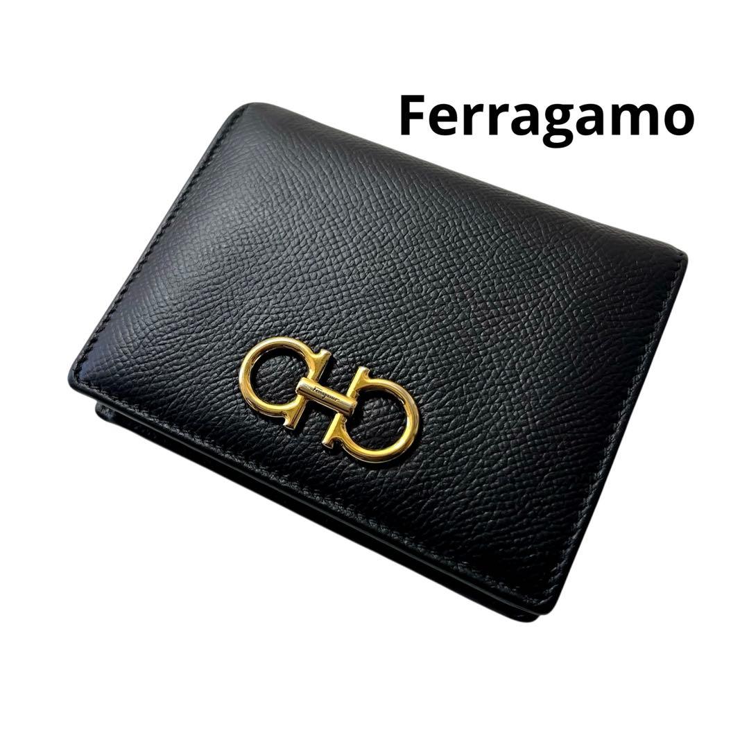 フェラガモの正規品　ケース　カードケース　財布　ウォレット　ゴールド金具