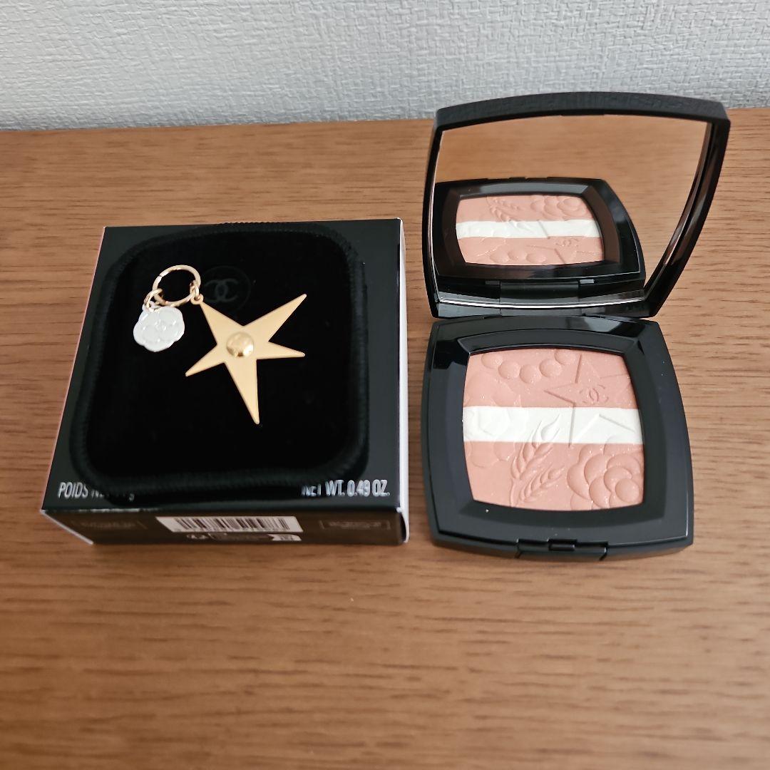 【CHANEL】 レシーニュドゥシャネルチークペッシュルミエール　チャーム付