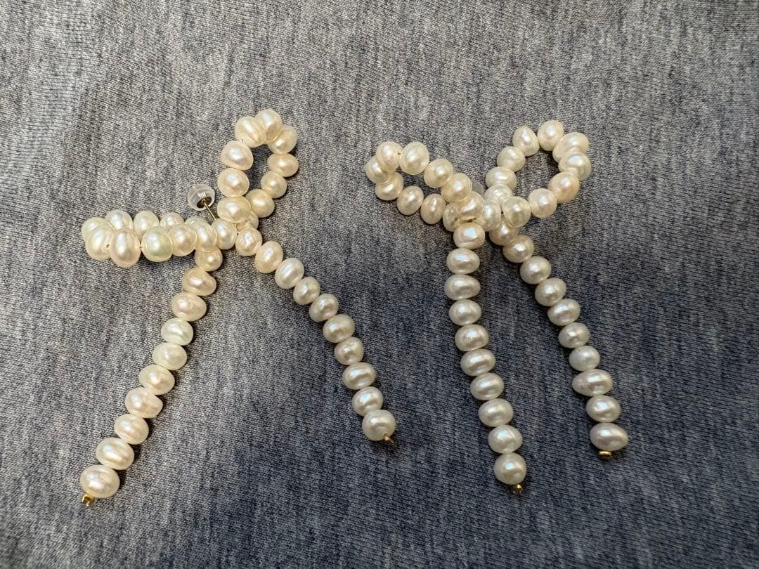 美品　Lesbonbon ルボンボン　パールリボン型ピアス