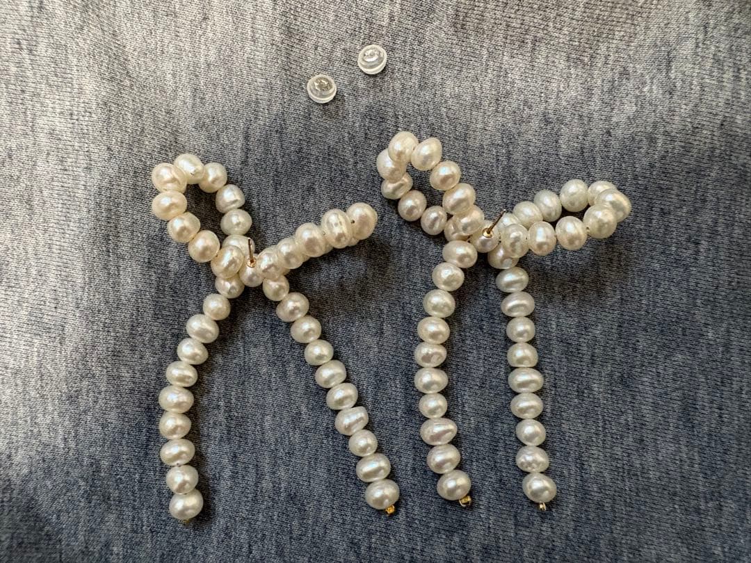 美品　Lesbonbon ルボンボン　パールリボン型ピアス