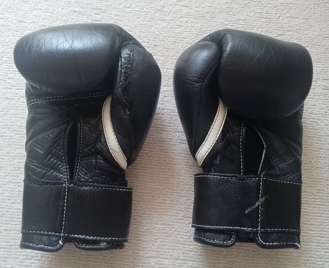 Winning ボクシンググローブ ブラック　8oz