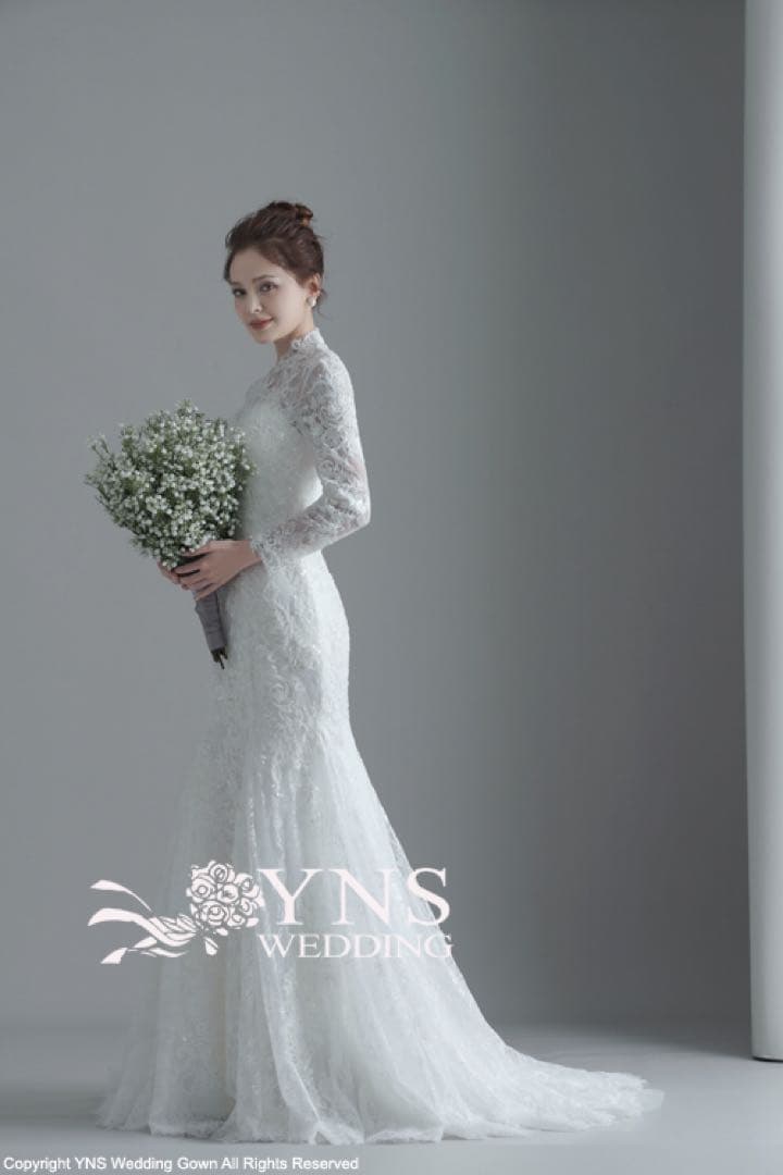 レースが綺麗ハイネック　長袖ウェディングドレス
