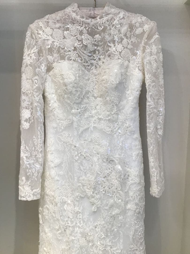 レースが綺麗ハイネック　長袖ウェディングドレス