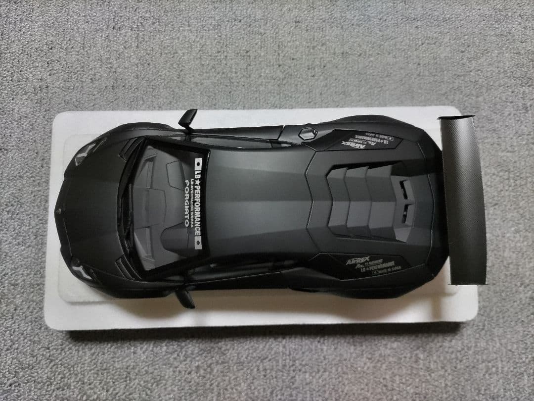 オートアート　Lamborghini　AVENTADOR