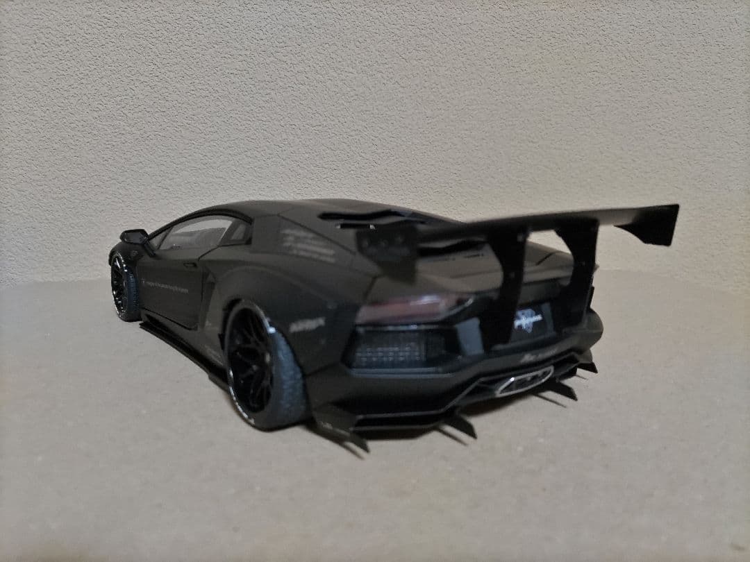 オートアート　Lamborghini　AVENTADOR