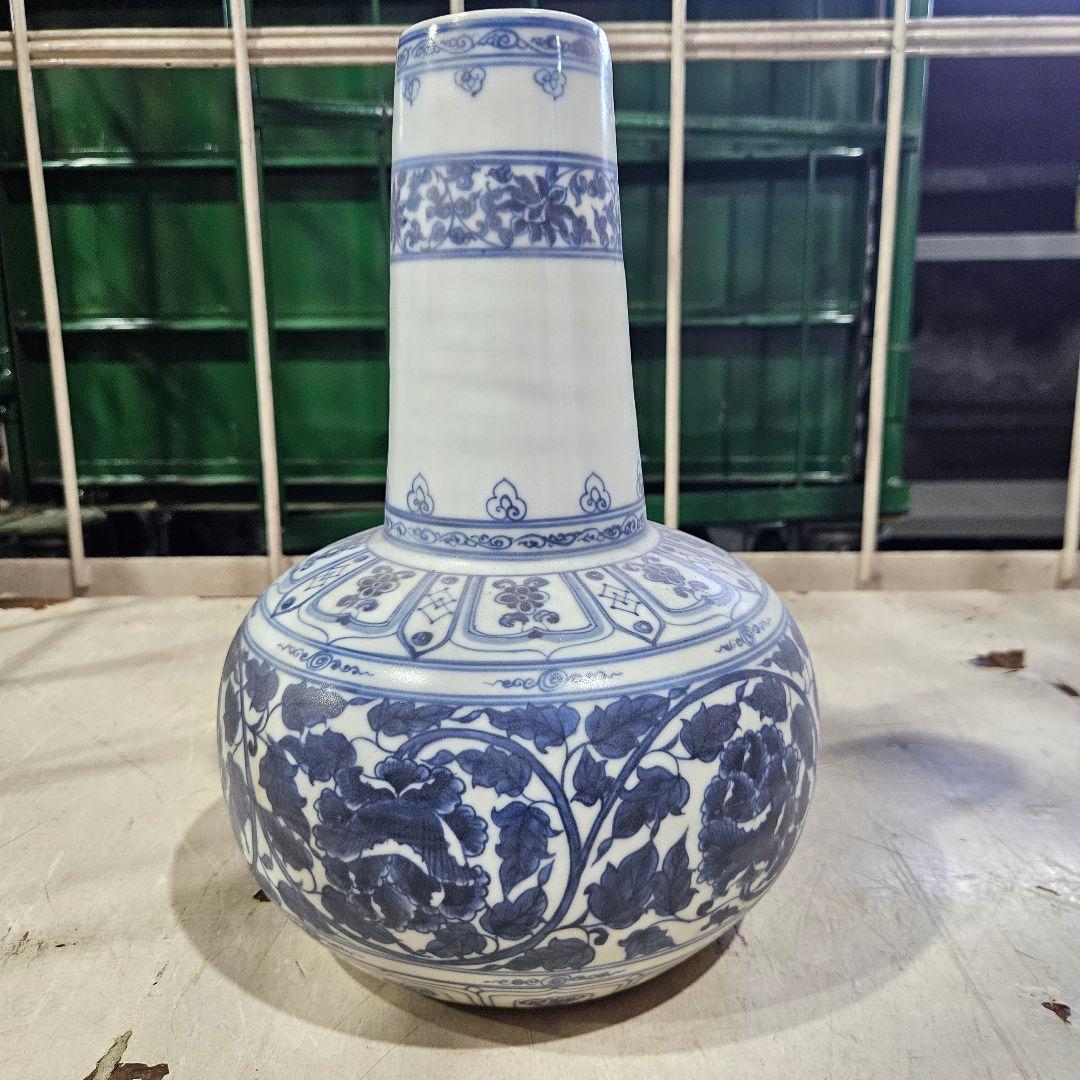 中国 青花 花卉長頸瓶　AT675