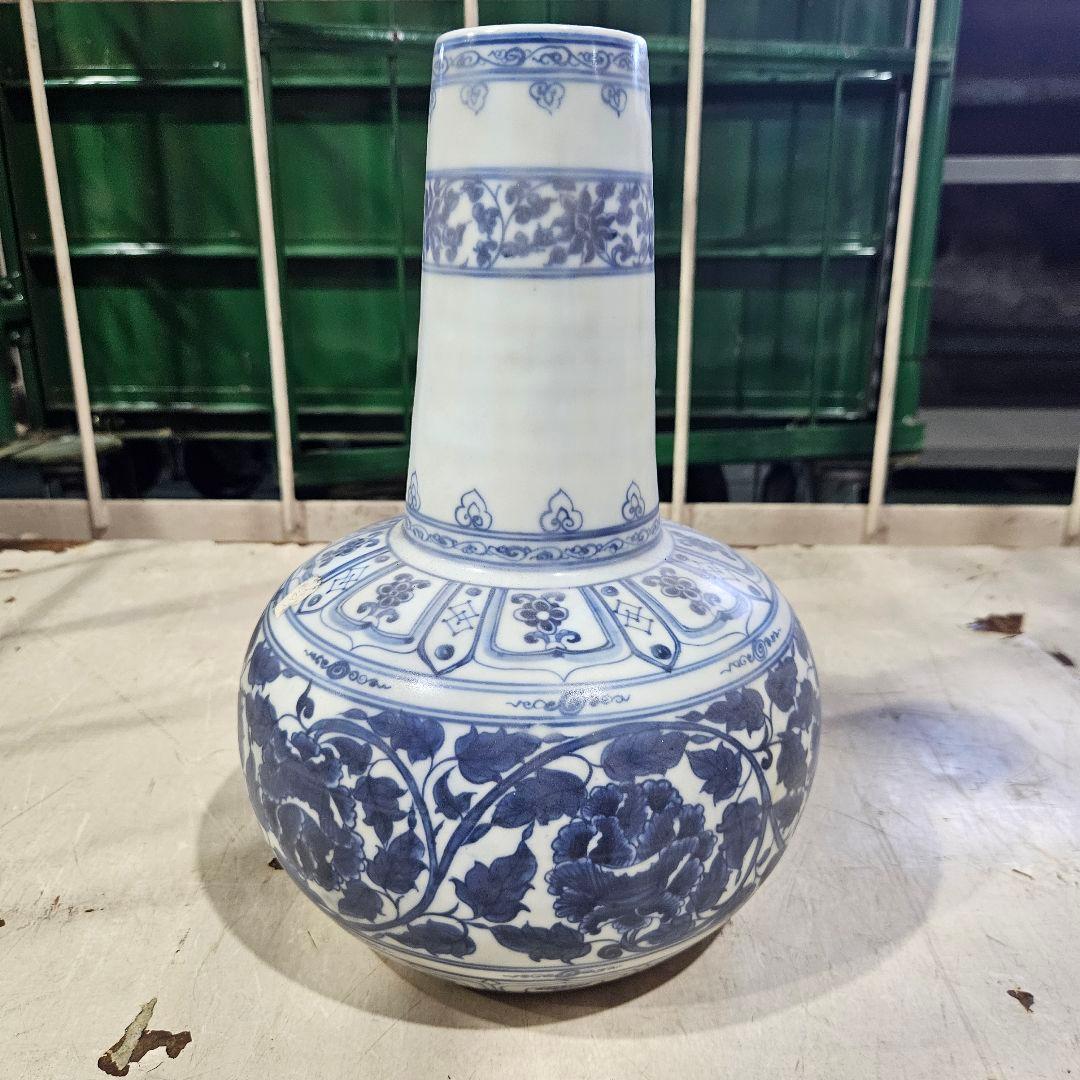 中国 青花 花卉長頸瓶　AT675