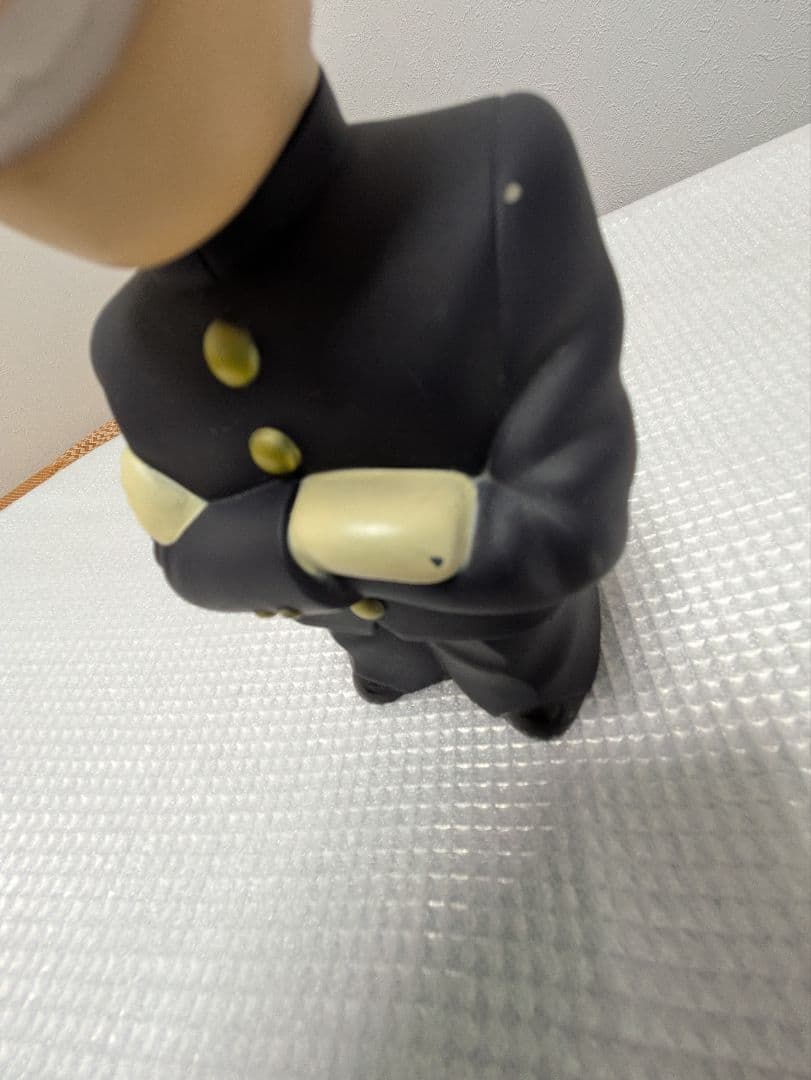 稲*屋様 黒い制服のフィギュア