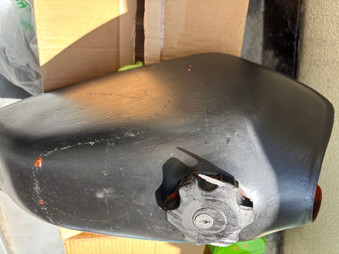 スズキグラストラッカービックボーイ純正タンクNJ47Aオレンジ色ブラック色ラバー