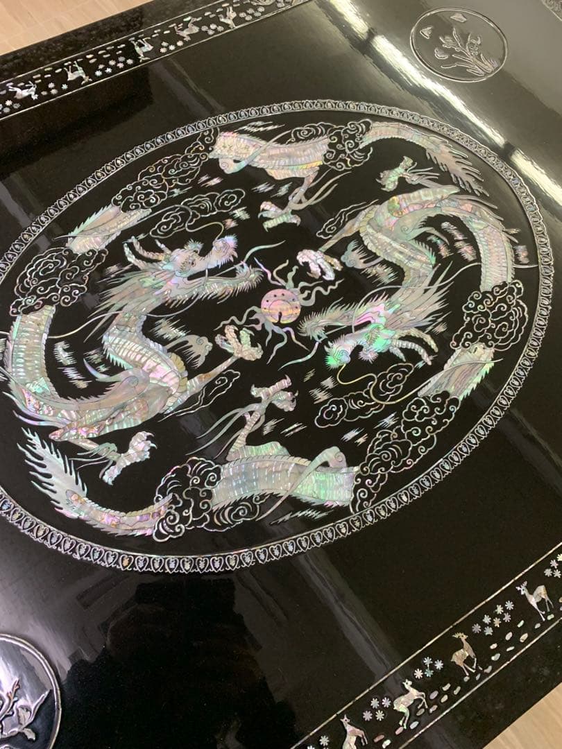 螺鈿細工　韓国伝統工芸　大型座卓 ドラゴン彫刻　年代物　骨董品