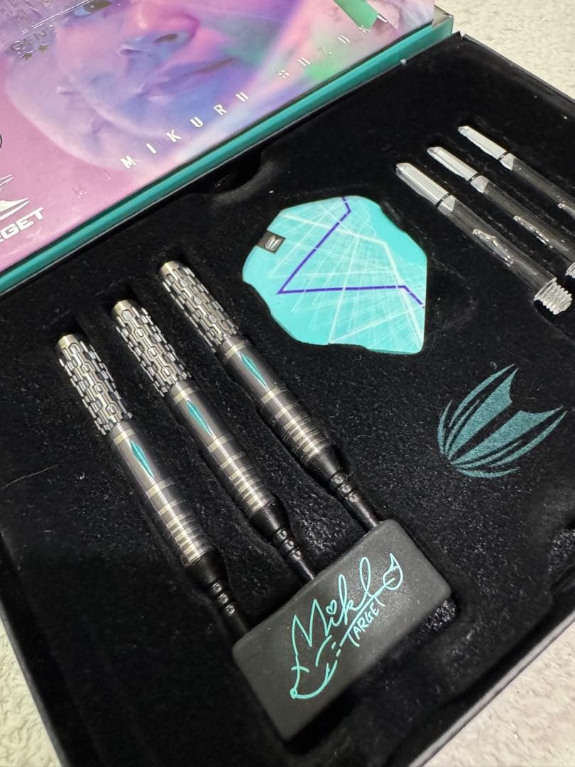 ★TARGET THE MIRACLE G2 鈴木未来 19317 ダーツセット