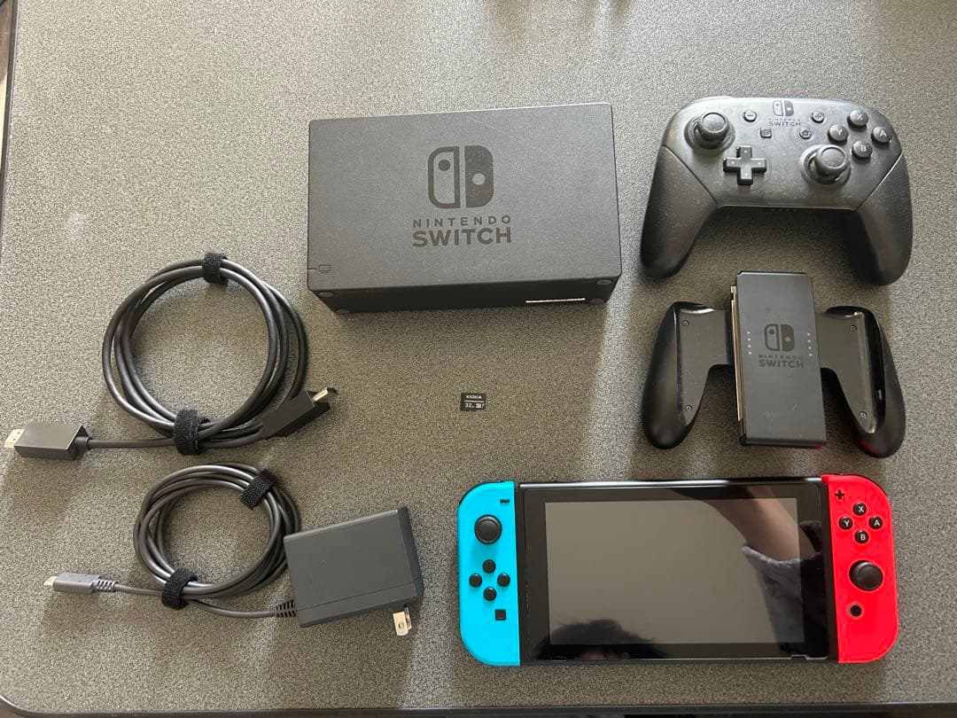 Nintendo Switch 本体 青/赤　プロコン、32GB SDカード付