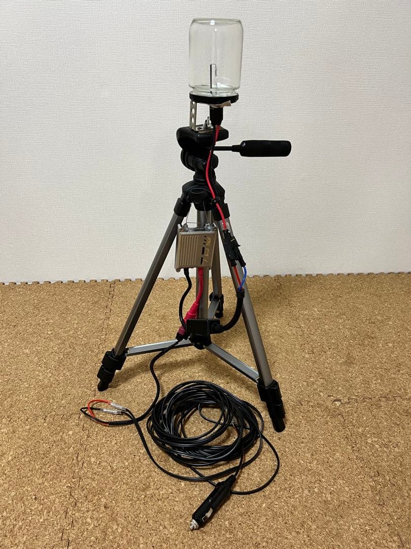 灯火採集　三脚型　ライトトラップ　HID55w 紫外線放出加工済