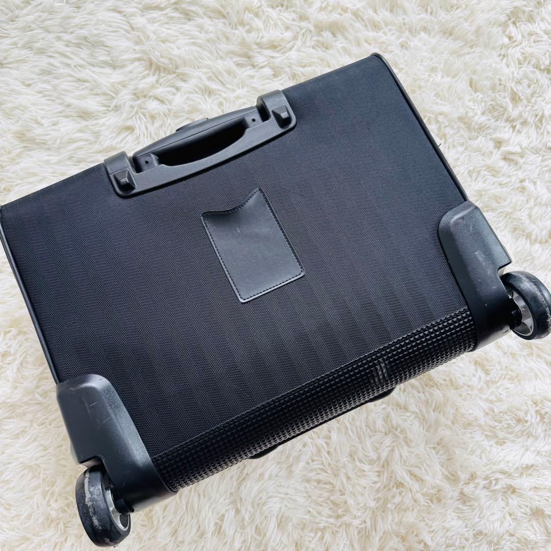 【美品】ANA DESIGN ソフトキャリーケース 黒　機内持ち込み可能