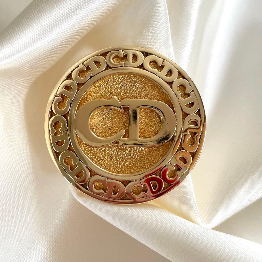 美品　Christian Dior ディオール　ブローチ　CD ロゴ　ゴールド