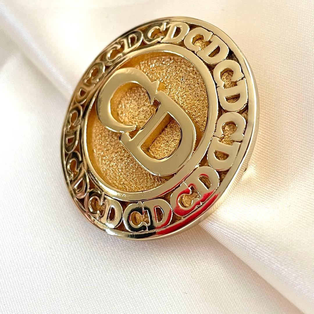 美品　Christian Dior ディオール　ブローチ　CD ロゴ　ゴールド