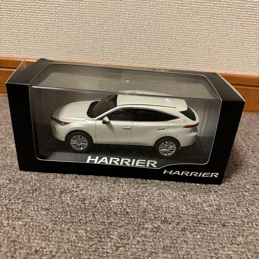 トヨタ ハリアー カラーサンプル