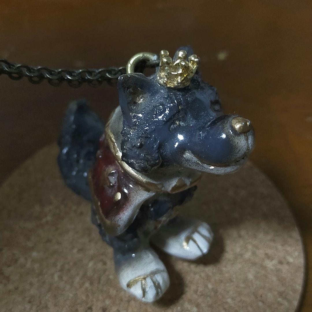 トキメキ帝国の桃色ガブリエル オオカミ　狼　ネックレス ペンダント　王様　王冠