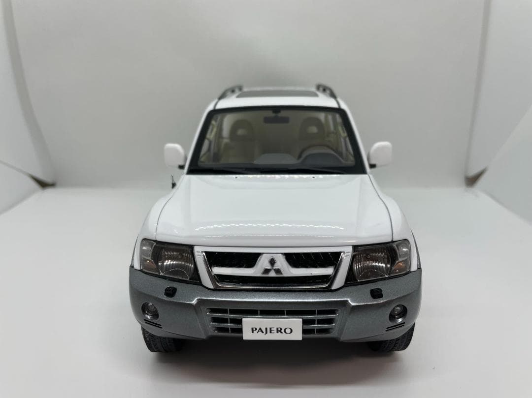 203-011 YC MODEL 1/18 三菱 パジェロ ホワイト