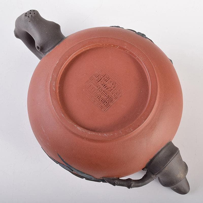 中国　紫砂　朱泥　貼松竹梅文　急須　茶壷　在銘　C　R7568