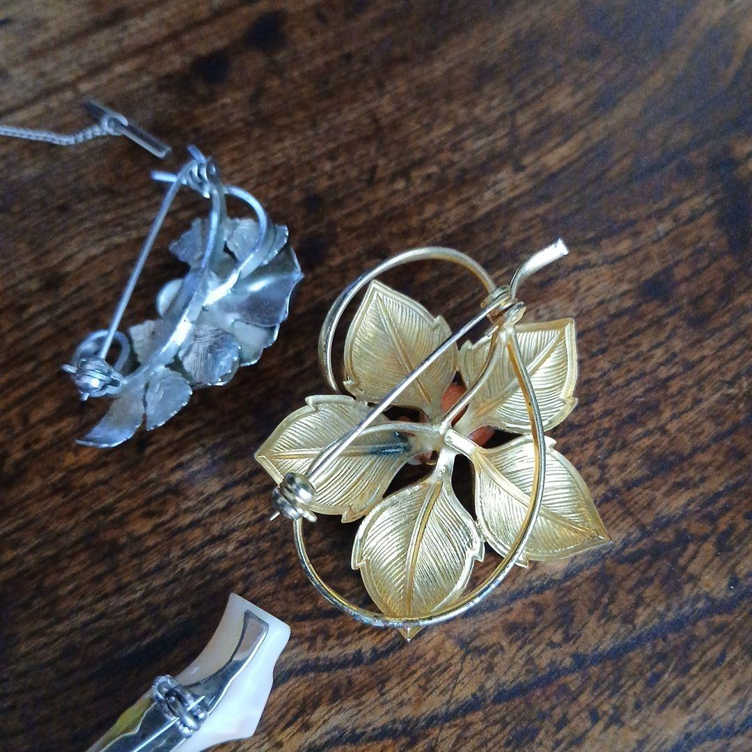 パーツ取り用！珊瑚飾り付きカフス、アクセサリーまとめて ジャンク リメイクサンゴ