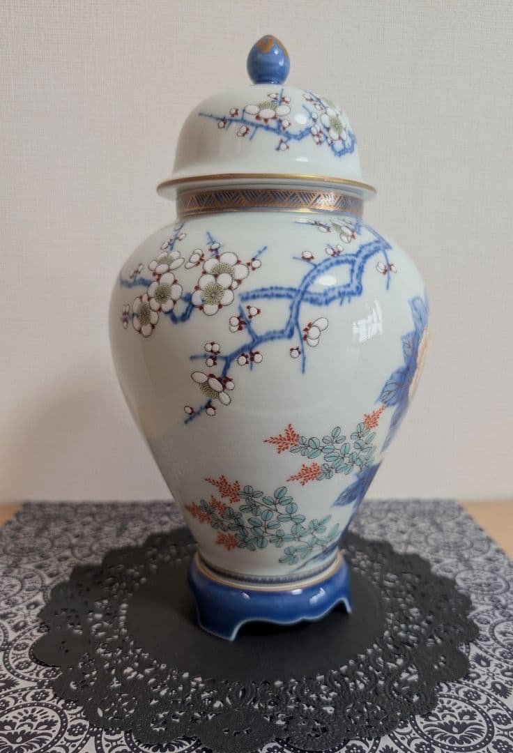 深川製磁　飾壷　蓋付き