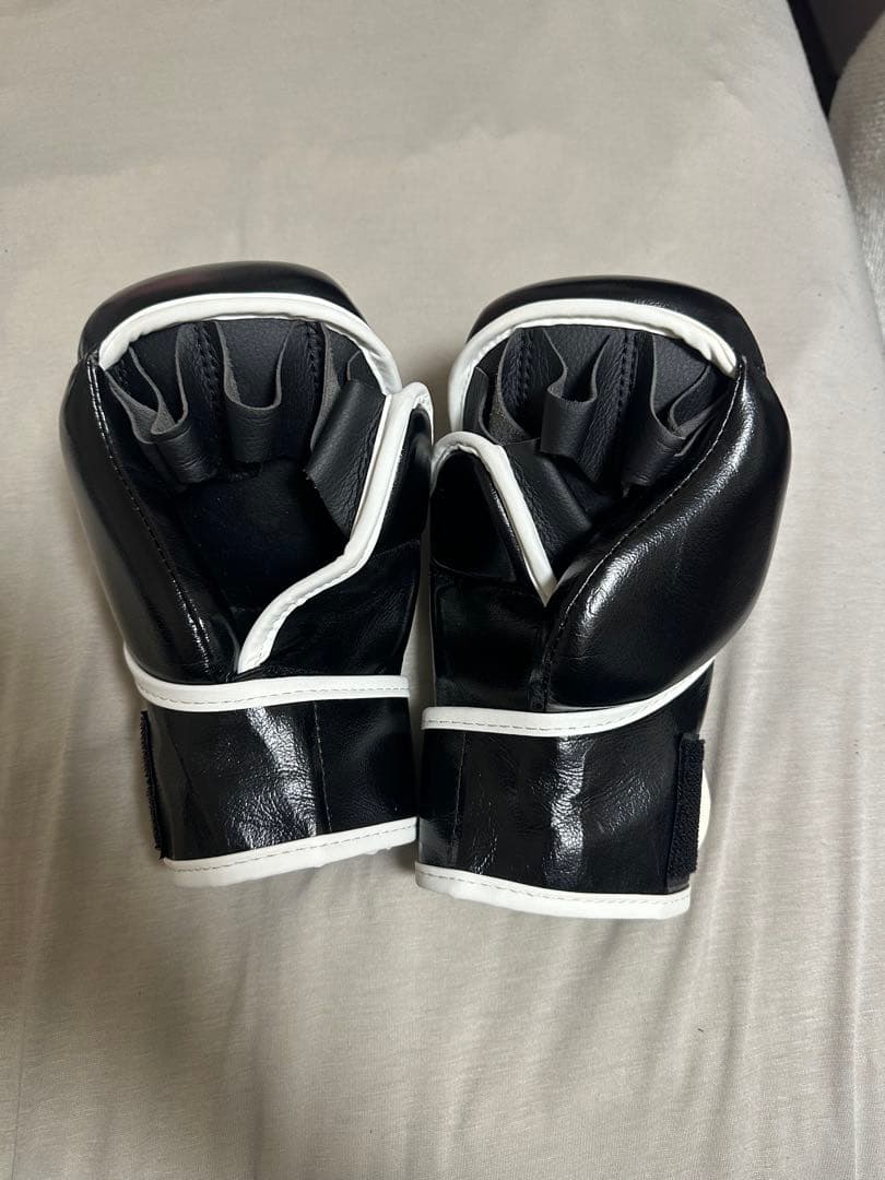 oktko。ISAMI ボクシンググローブ ブラック　正規品