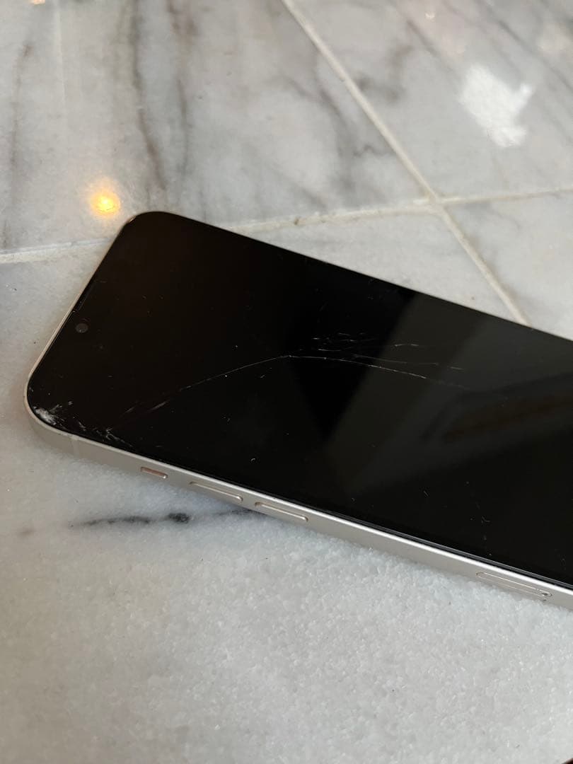 iPhone13 本体 画面割れ有