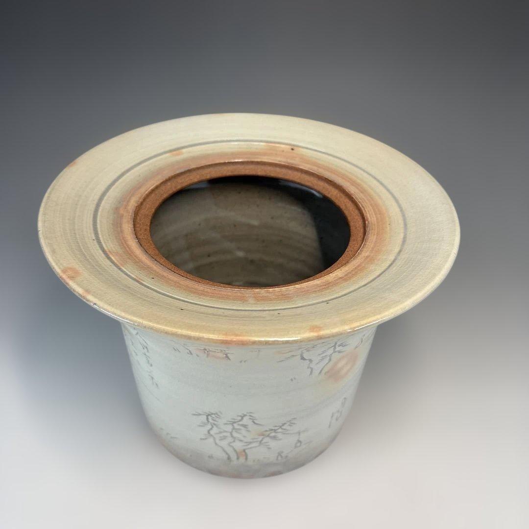 【中古品】佐久間芳山造　茶会ノ図水指（共箱）USED〈税込•送料込〉