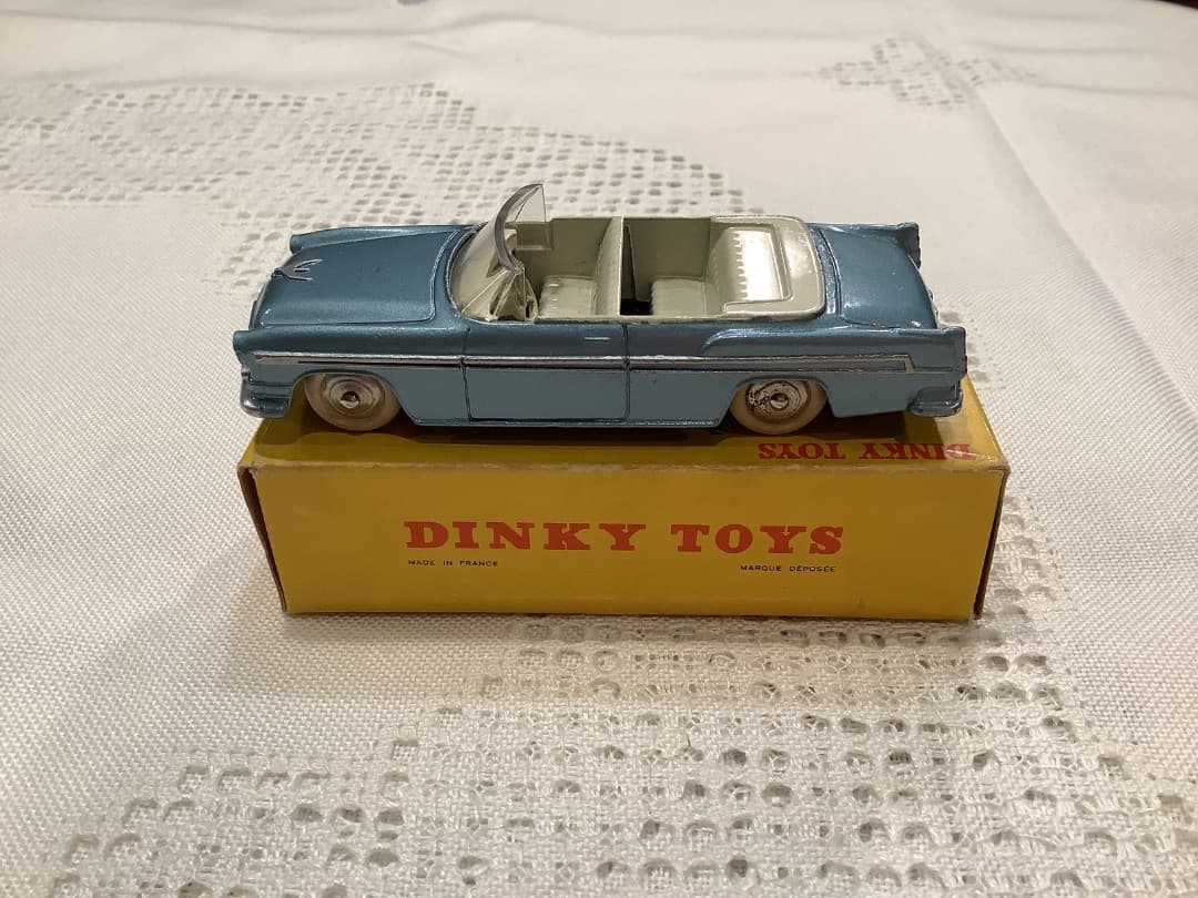 美品レア　DINKY TOYS CHRYSLER NEW YORKER ミニカー