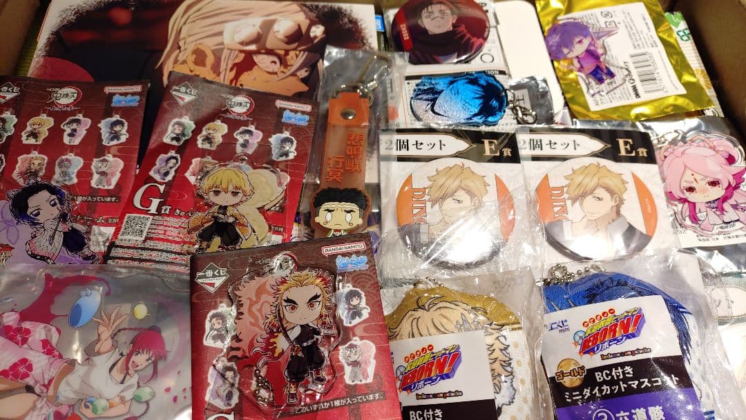 アニメ、漫画グッズまとめ売り 200点以上