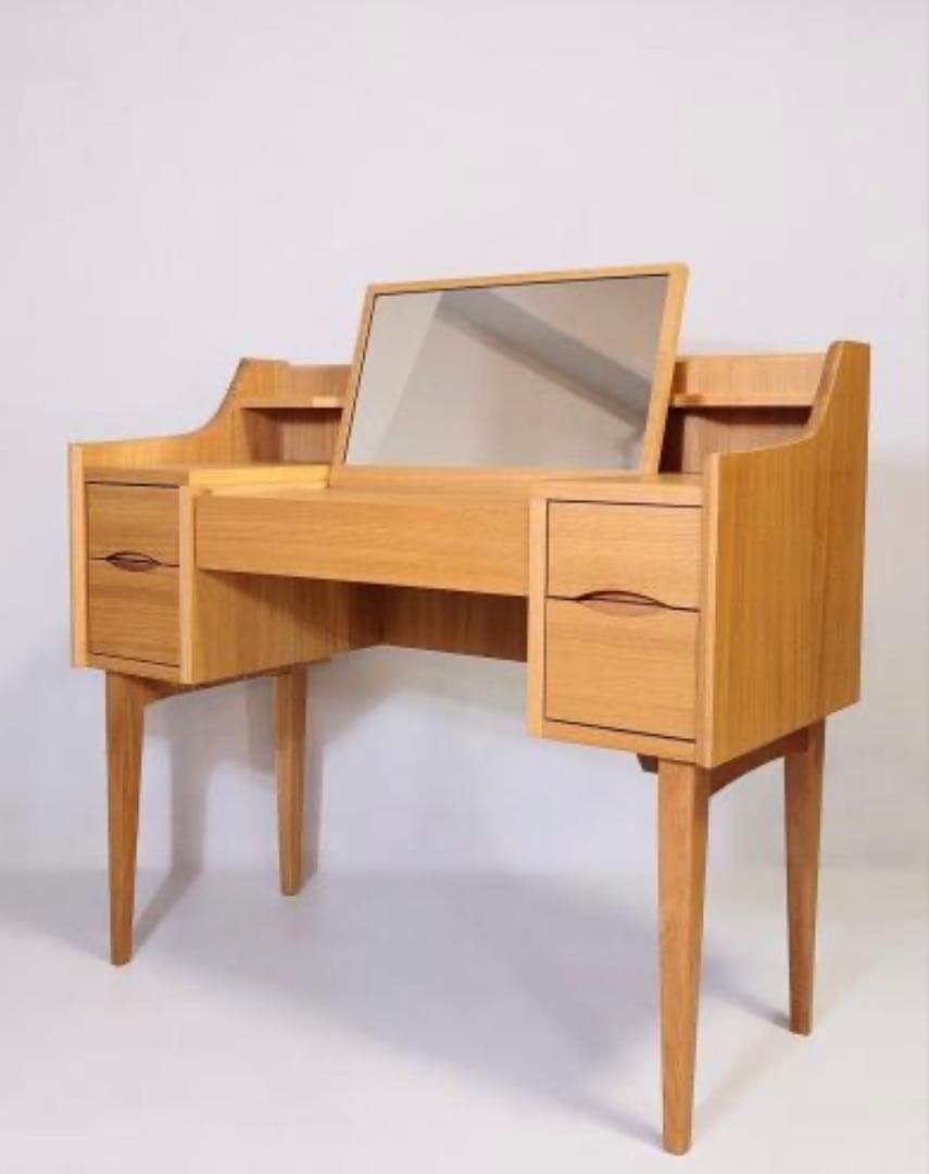 Unico SIGNE ミラー付きドレッサーデスク