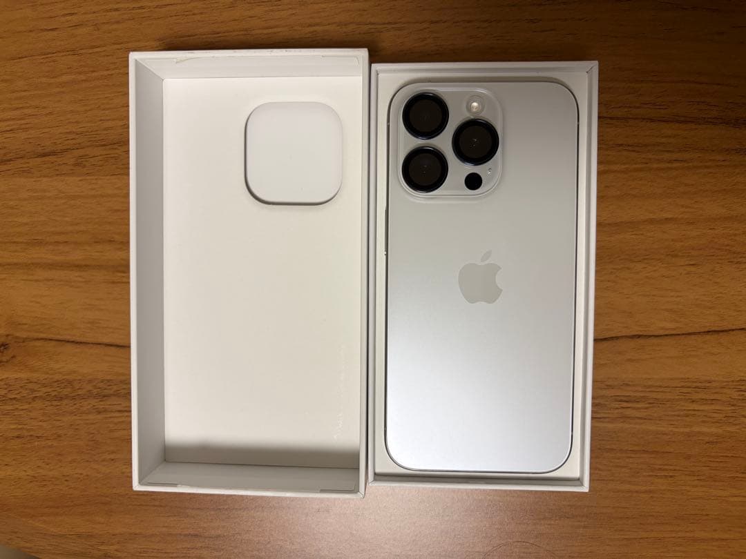 【お値下げ】iPhone15pro 128GB Simフリー ホワイトチタニウム